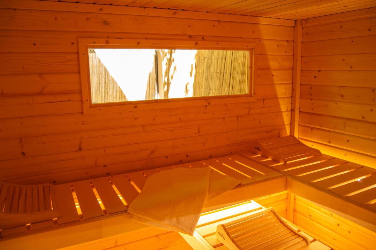 Wellness Mitten In Der Wasserfallstadt Triberg Triberg im Schwarzwald Екстер'єр фото