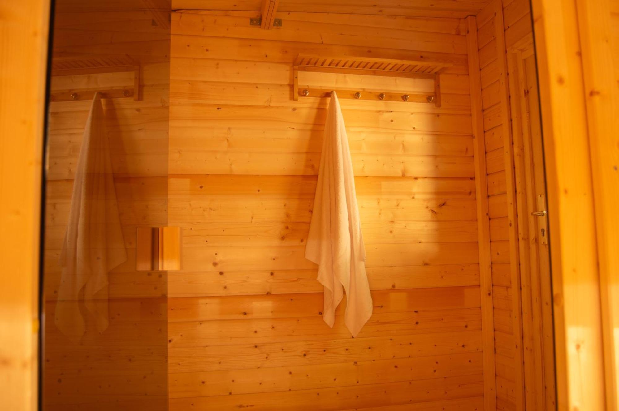 Wellness Mitten In Der Wasserfallstadt Triberg Triberg im Schwarzwald Екстер'єр фото
